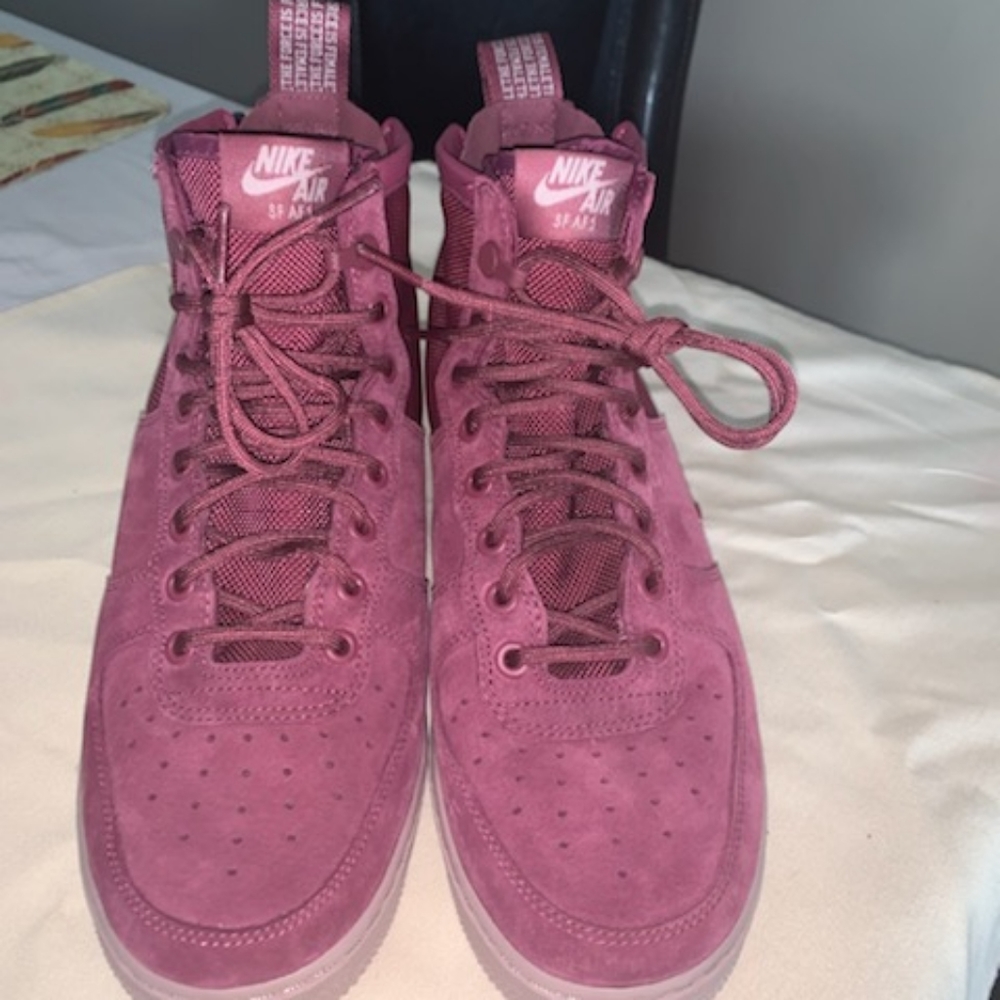 SF  Nike Air Force - Mid- Force